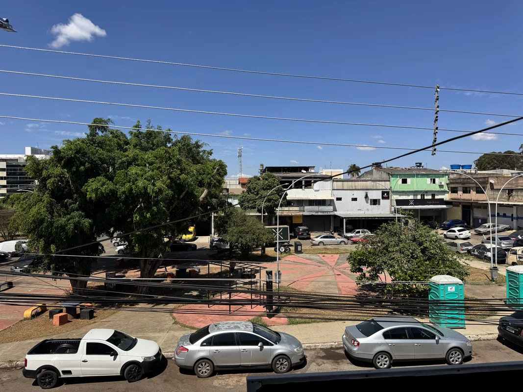 BBS vende prédio no setor de oficinas do Sudoeste. 3 pavimentos com 200m2 cada. ...
