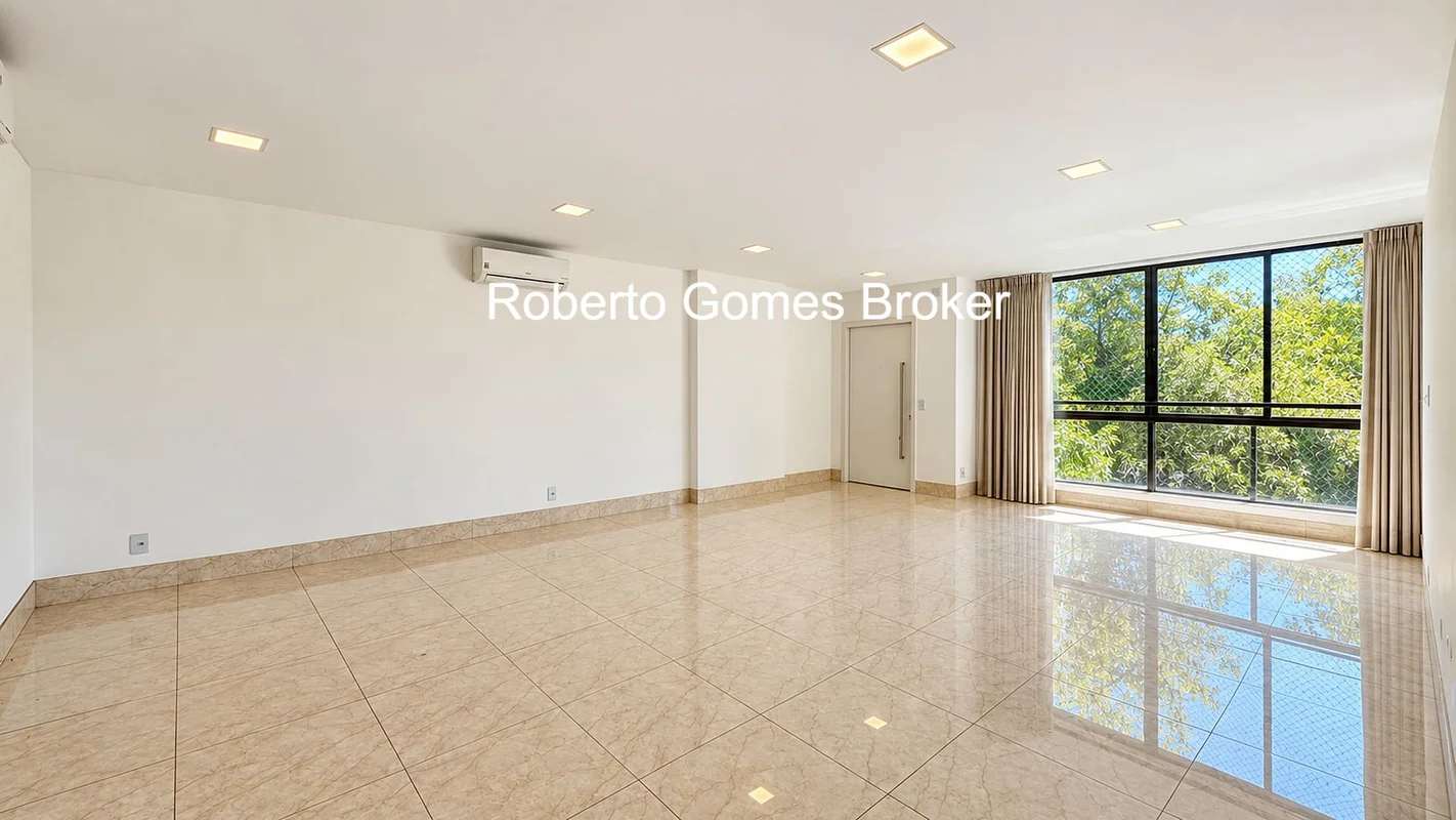 Excelente apartamento totalmente reformado, localizado na SQS 312, em uma das qu...