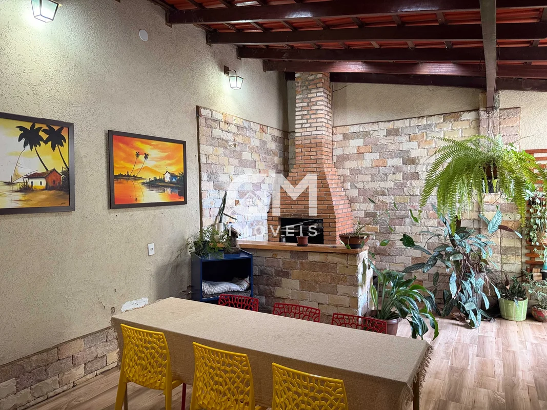 GM IMÓVEIS VENDE CASA NA AR 19 SOBRADINHO II Casa 02 Pavimentos:* 03 quartos sen...