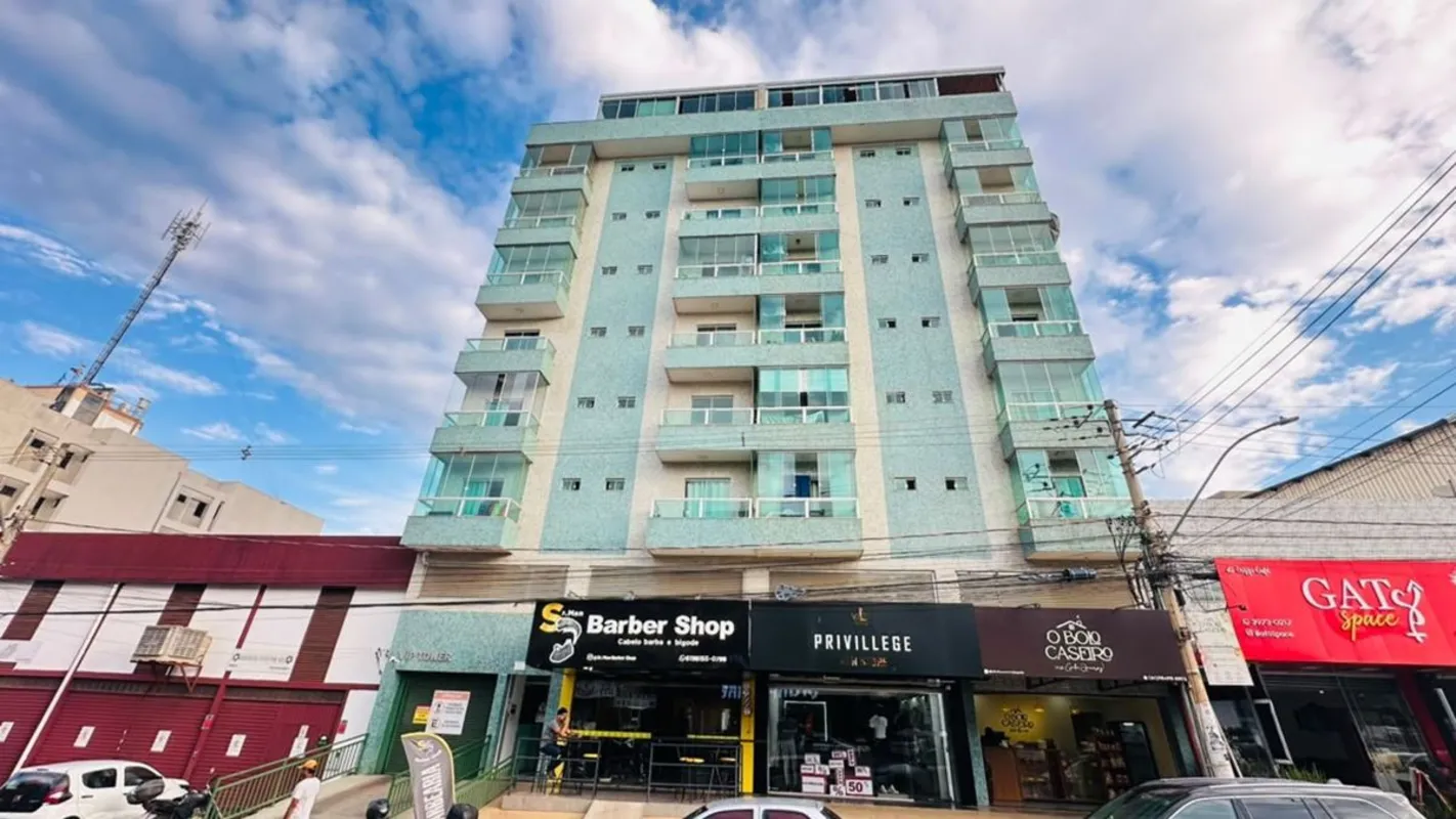 Apartamento Com:SALA, BANHEIRO SOCIAL COM ARMÁRIO E BOX, 02 QUARTOS SENDO UMA SU...