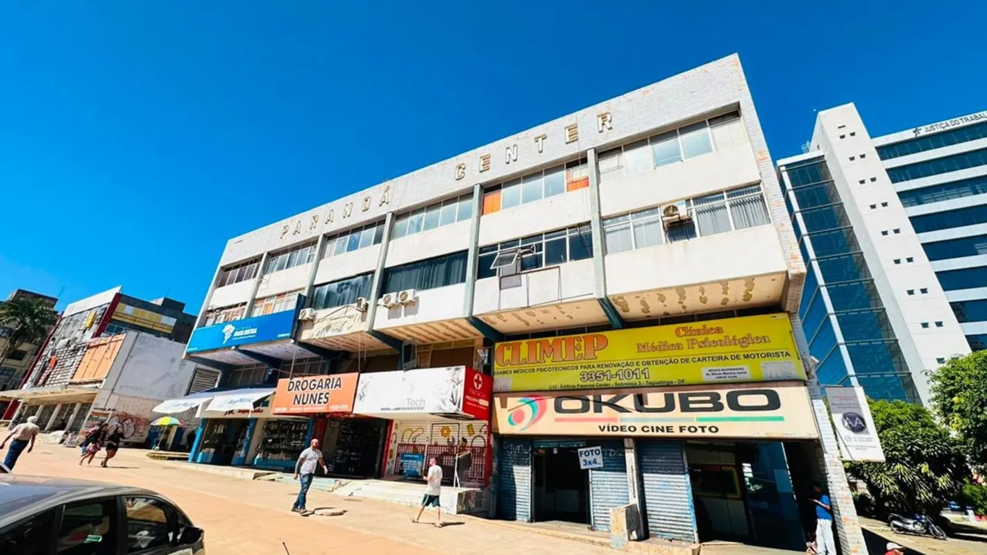 EM FRENTE A LOJA GLOBO ESPORTESALA VÃO LIVRE 50,M² COM PIA, BANHEIRO SOCIAL, PIS...
