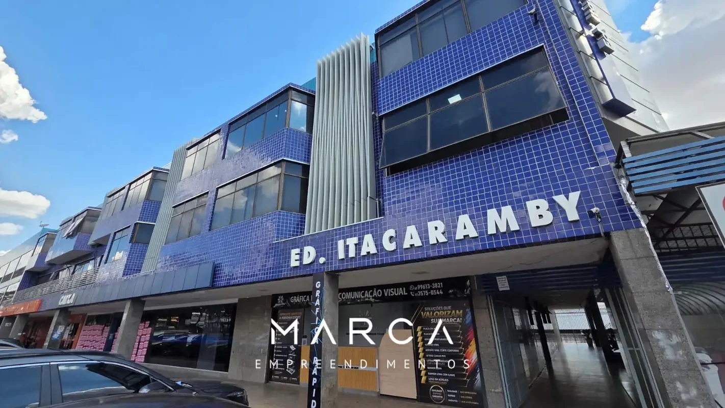 Salas para locação de 58m², estrategicamente localizada no Pistão Sul em Taguati...