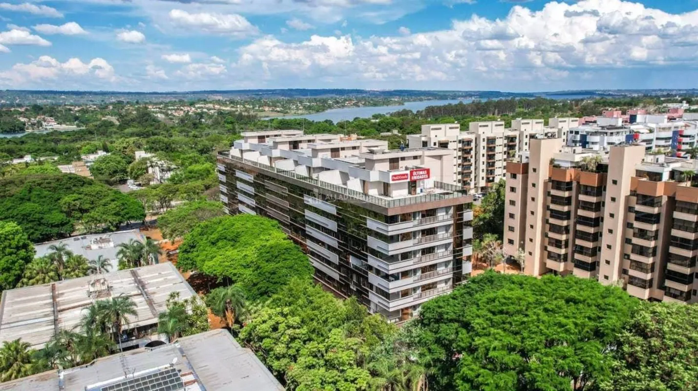 SQN 215 Asa Norte – Apartamento de 162 m² com 4 quartosApartamento de 162 m² loc...
