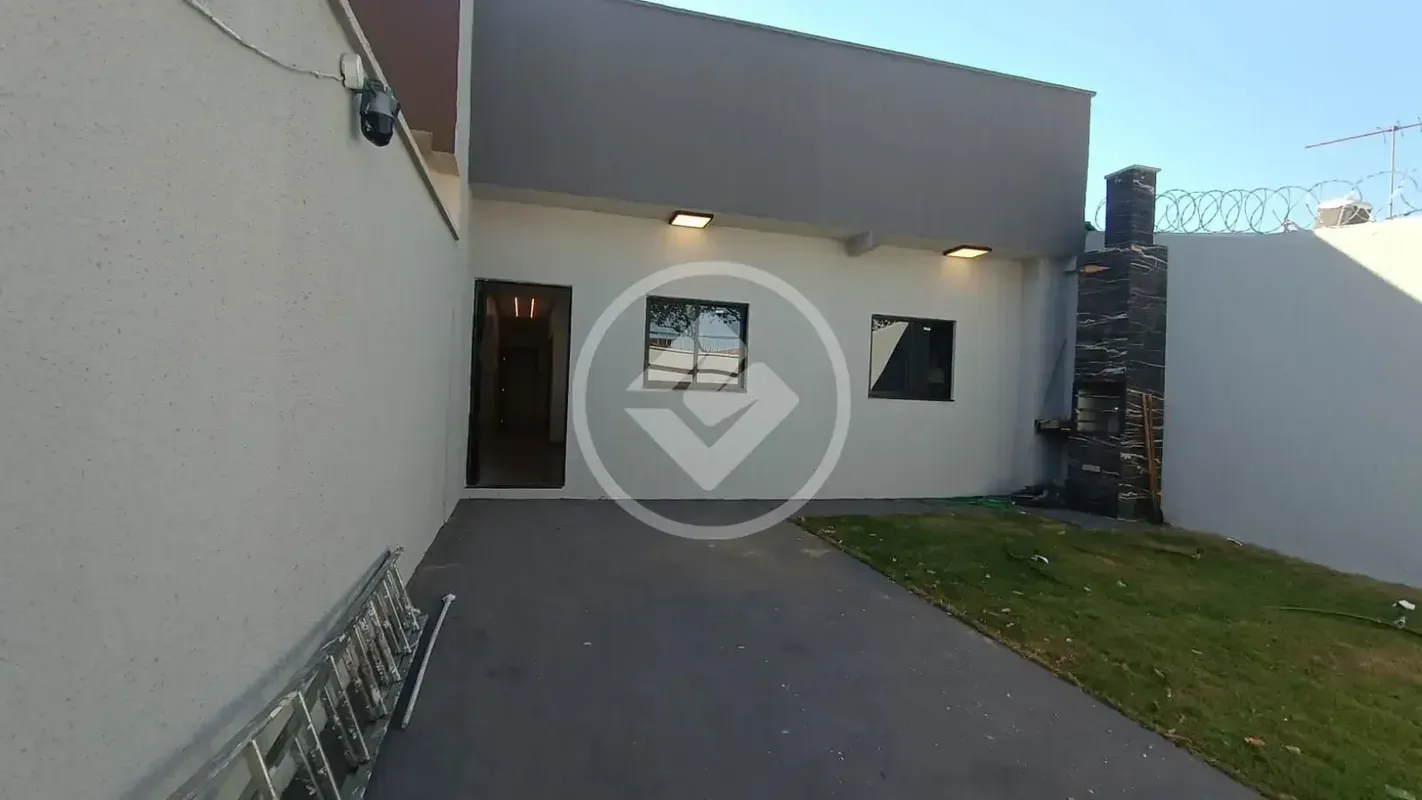 ð?¡ CASA Ã? VENDA â?? SETOR BALNEÃRIO MEIA PONTE | GOIÃ?NIACasa bem localizada...
