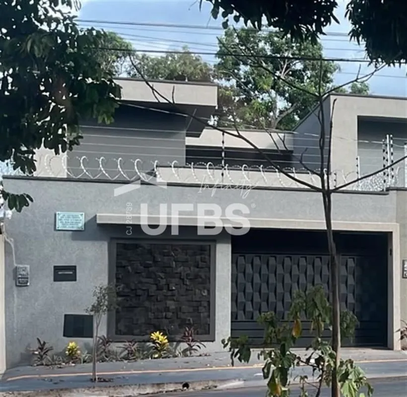 COD U-0036212 - Casa térrea moderna com piscina e excelente acabamento. Ótima lo...