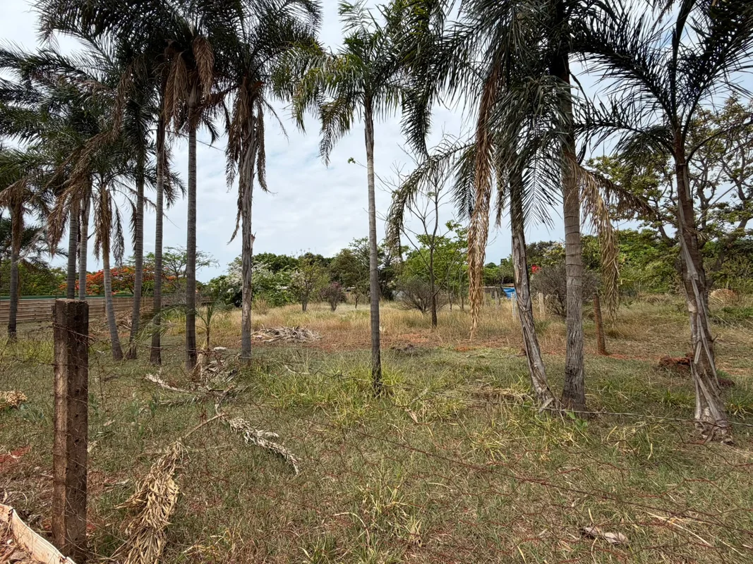 Lote ponte alta norte Região dos olhos d água Metragem: 2.160m2 Asfalto na porta...