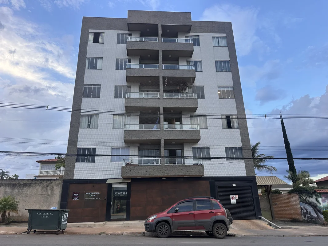 Vicente Pires Imóveis - Aluga Apartamento de 2 quartos sendo 1 suíte, sala, cozi...
