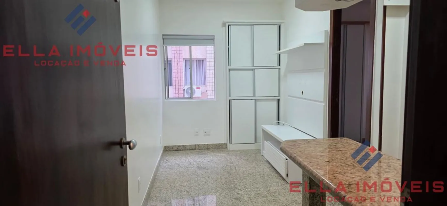 Localizado no cobiçado Setor Sudoeste de Brasília, esta KIT mobiliada oferece um...