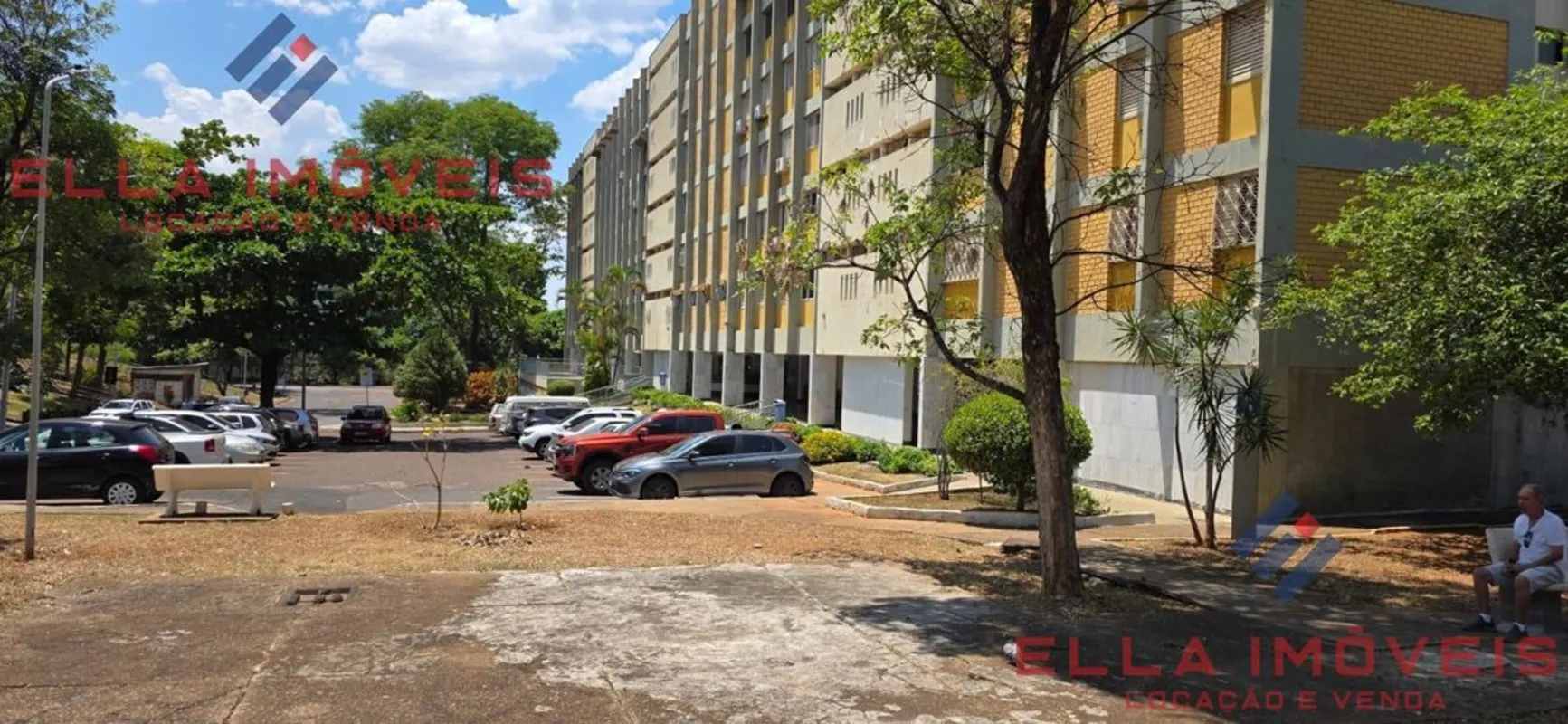  Descubra este apartamento espaçoso e bem localizado na Asa Norte, Brasília, ide...