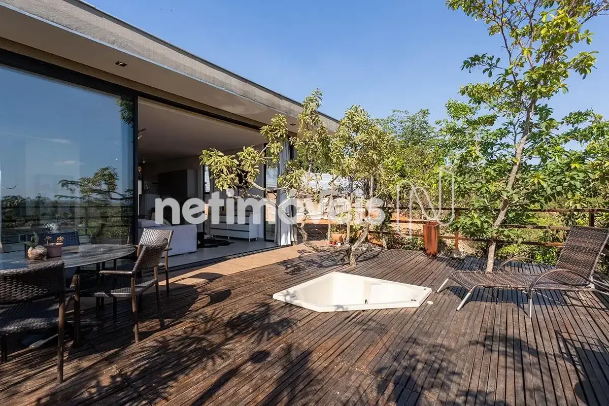 LOFT EXCLUSIVO COM VISTA PANORÂMICA E PERMANENTE PARA BRASÍLIA Este loft exclusi...