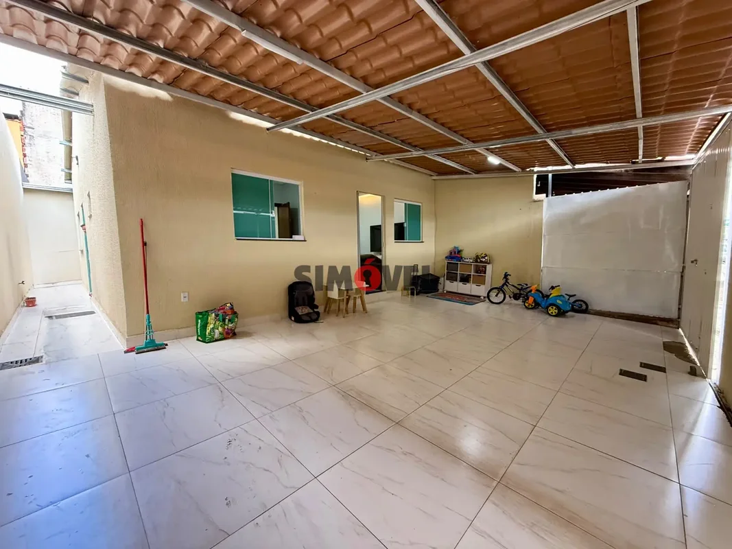 144m², 2 casas, 4 quartos, suíte, 3 vagas, QNO 11 - R$: 429.000 - Aceita Financi...