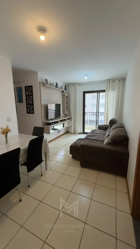 Fernanda Marques vende lindo apartamento reformado e pronto para morar em Samamb...