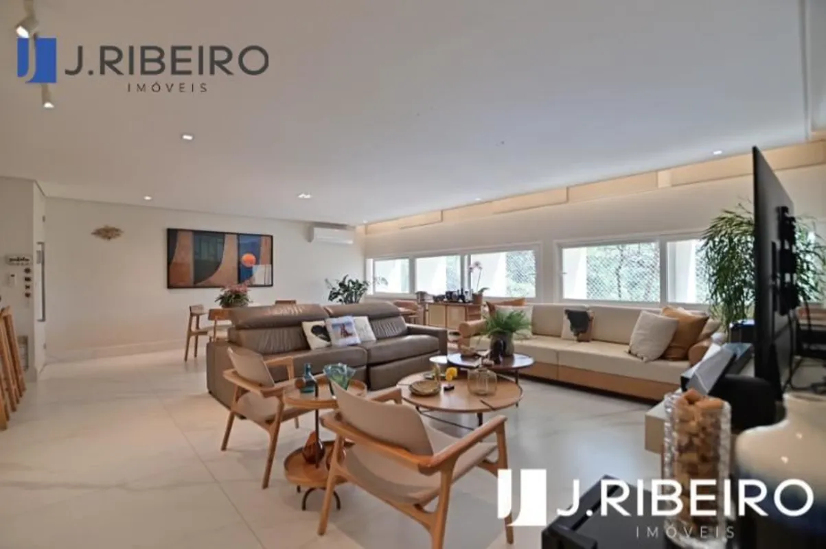 J.RIBEIRO VENDESQS 208 Bloco K, Andar Alto | Asa SulApartamento Reformadíssimo c...