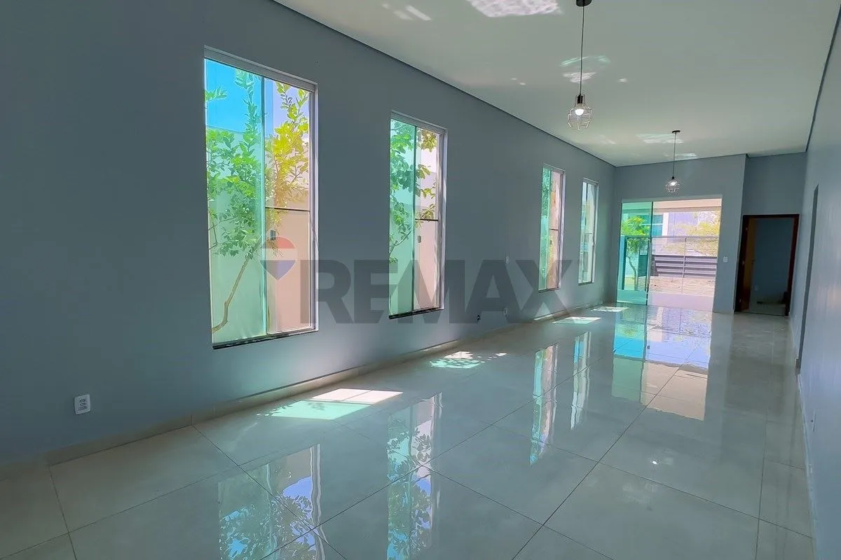 Casa térrea, moderna e acolhedora, com 133 m², 3 quartos e ambientes amplos e be...