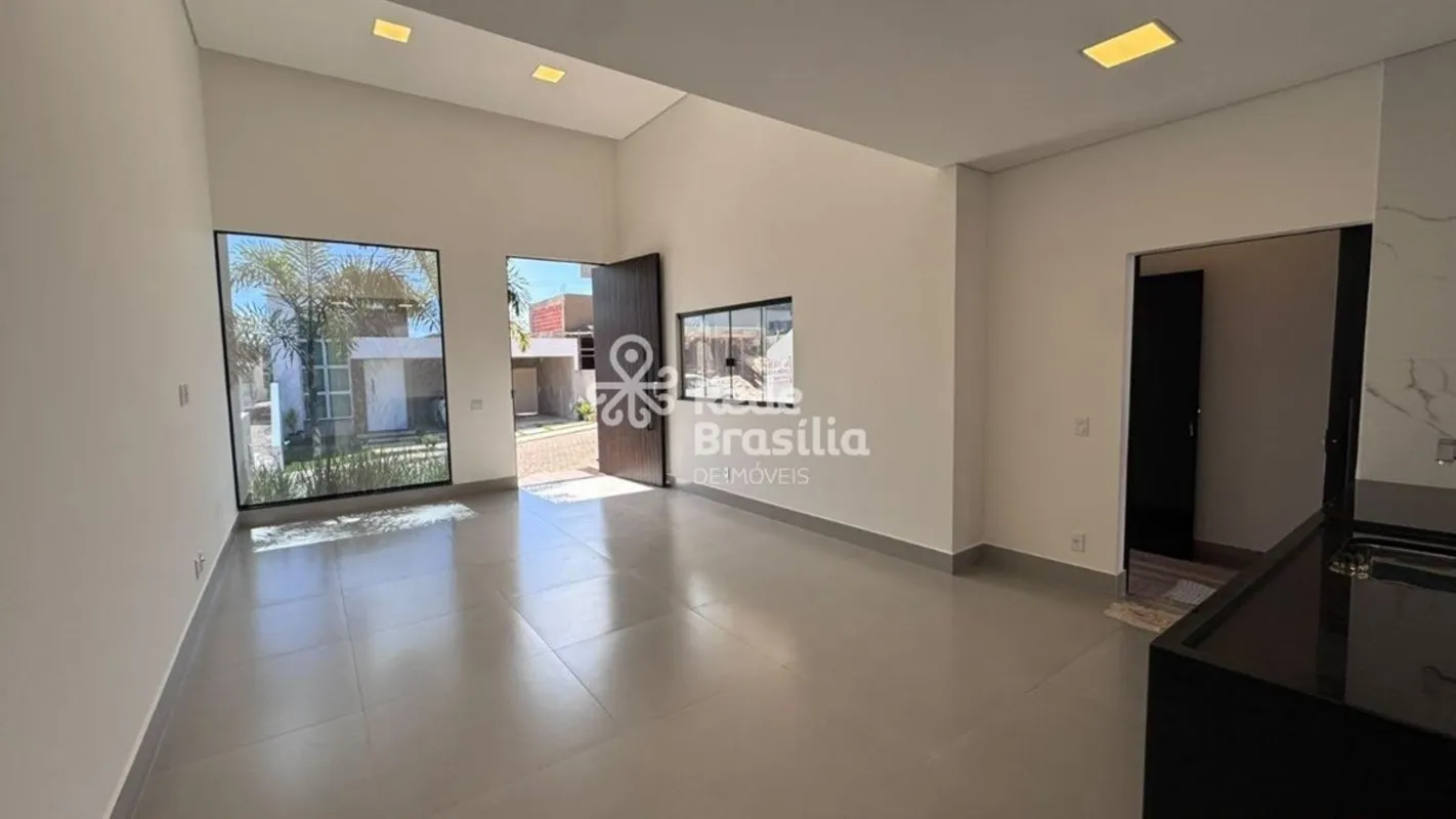 Casa com 3 suítes, piscina e área gourmet em condomínio ? Estrada do SolExcelent...