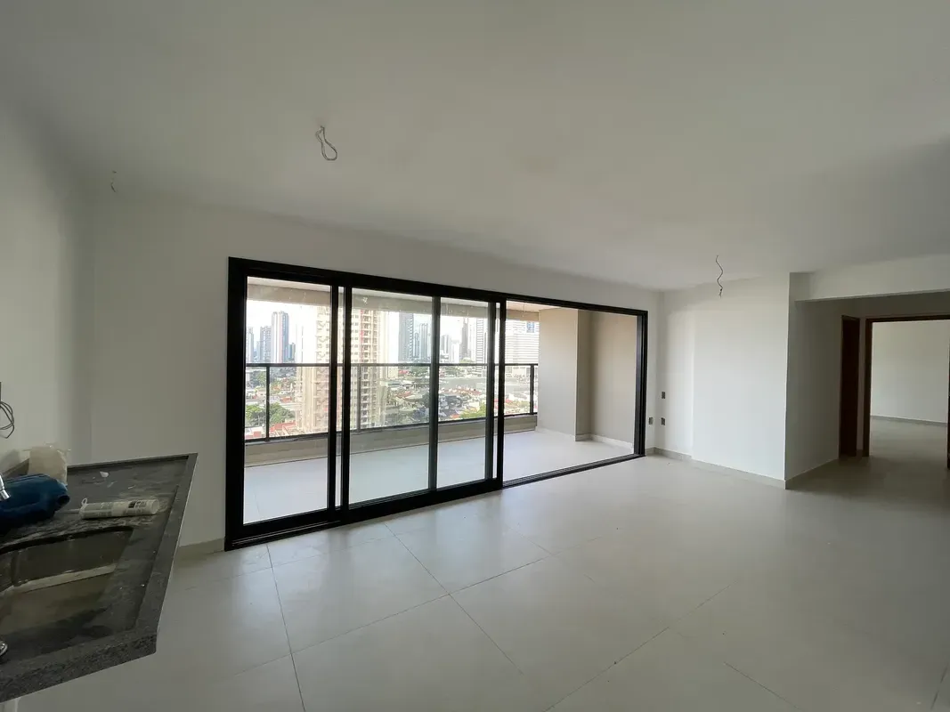 Apartamento com 3 quartos sendo 3 suítes no Setor Bueno 130m2, 2 vagas, varanda ...