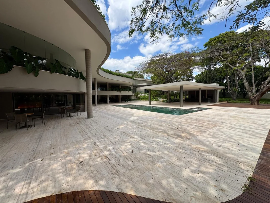UMA CASA PARA QUEM PROCURA PAZ**Imagine chegar em casa e encontrar silêncio, nat...