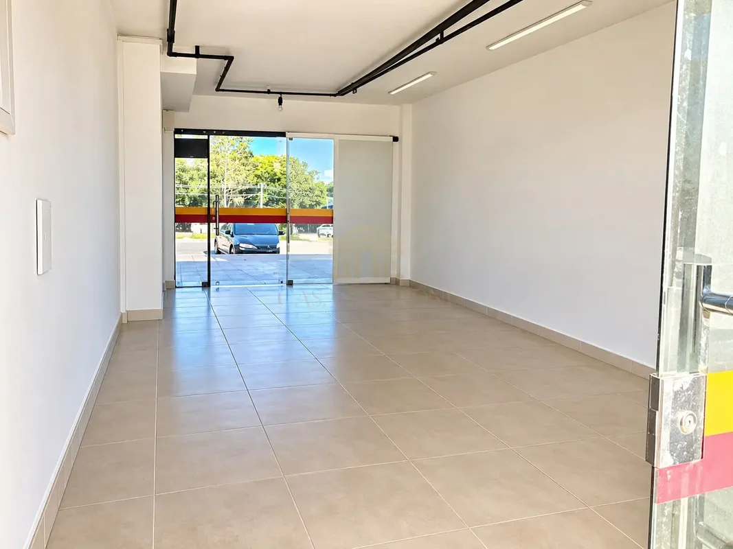 PRÉDIO COMERCIAL À VENDA NA CA 3 – LAGO NORTE | ACEITA FINANCIAMENTO, 195 M², LO...