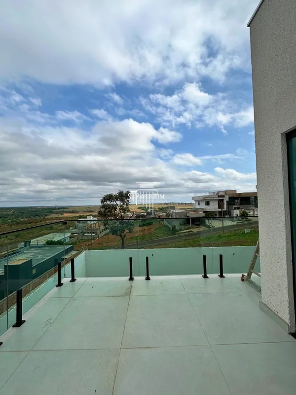 Magnífico sobrado recém construído disponível no Residencial Villa Suíça.Se a su...