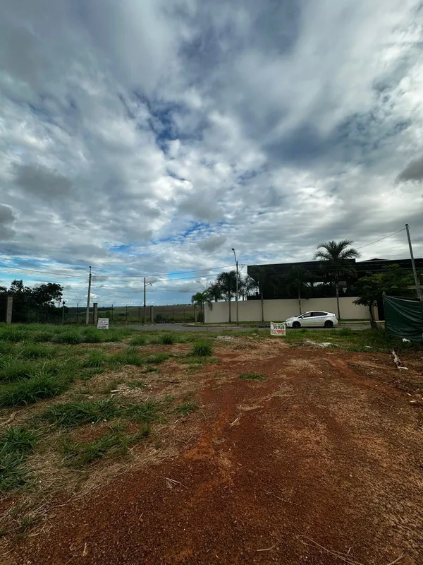 Oportunidade para você que deseja construir o seu próximo lar em um terreno regu...