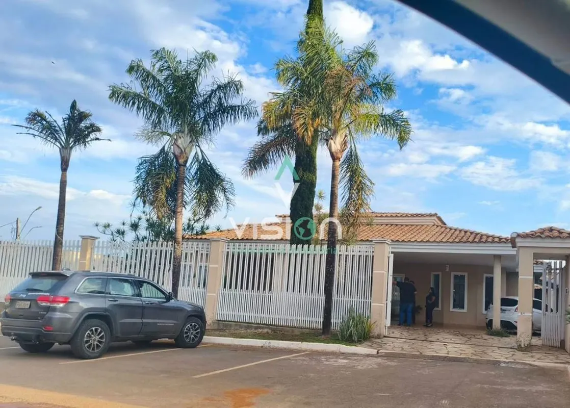 Aluga-se casa em Vicente Pires Rua 5Casa ampla e sofisticada, com 300 m² de área...
