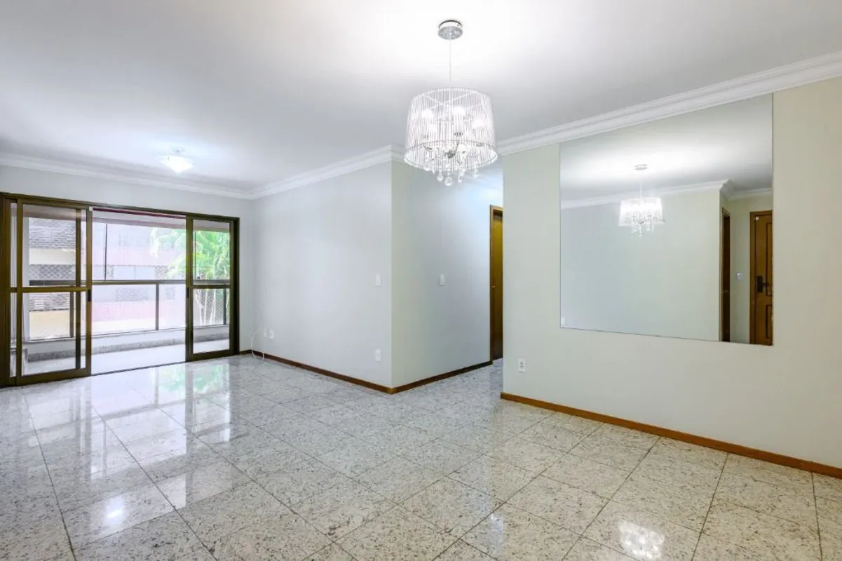 :: SQN 311 | 124 m² | 3 Quartos | 2 Suítes | Varanda | DCE | Garagem Morar em um...
