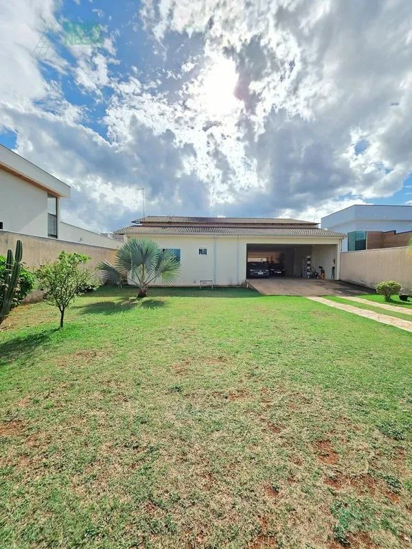 ESCRITURA PÚBLICA DE POSSE - NÃO FINANCIA!Belíssima casa moderna, localizada em ...