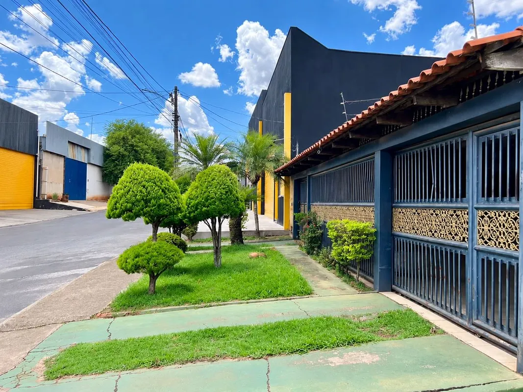 ?? Casa espaçosa no Bairro Ilda | Excelente potencial comercialAmplitude, confor...