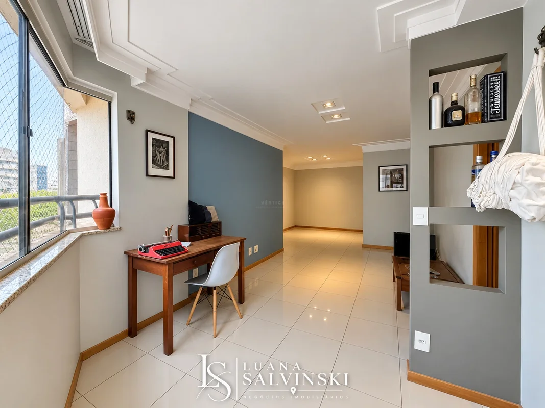 VIA PARADISO | 3 QUARTOS + ESCRITÓRIO | 2 VAGAS São 96m² de área útil, distribuí...