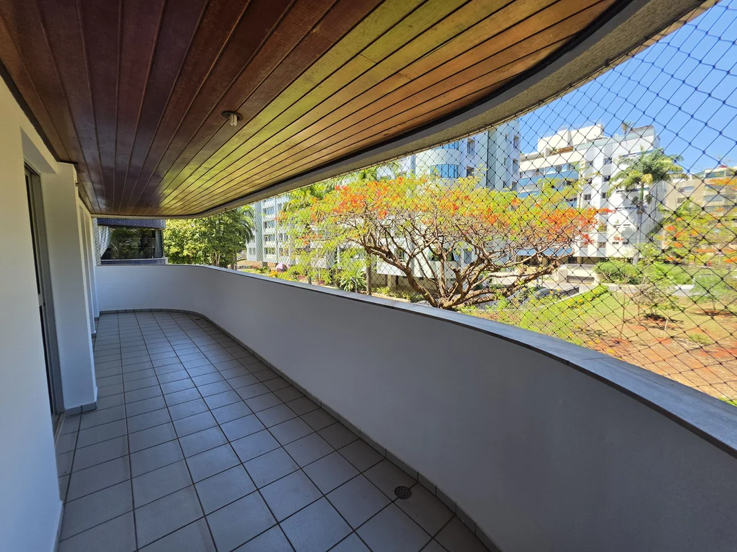 SQN 310 BLOCO I APARTAMENTO 209ED. PLACE VENDOME3 QUARTOS 2 SUITES VAGA DE GARAG...