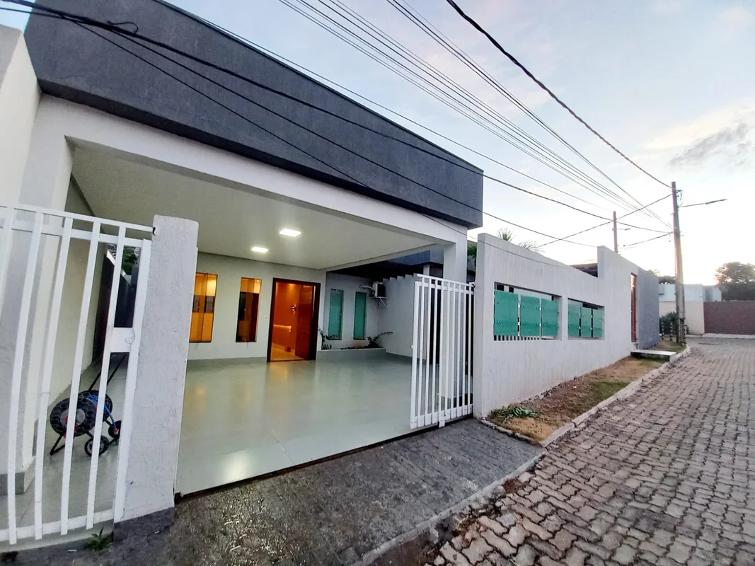 CASA DE ESQUINA À VENDA EM VICENTE PIRES – RUA 3BCaracterísticas do imóvel:• 4 q...
