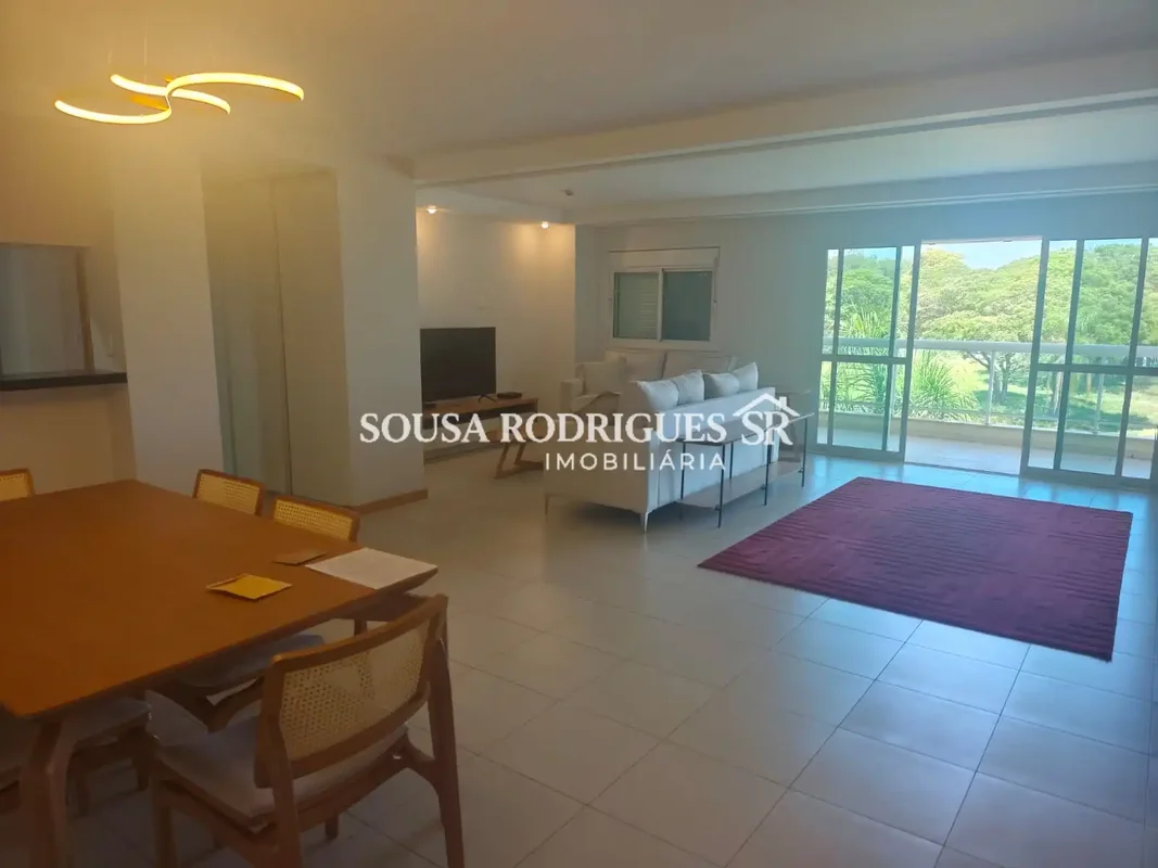 Viva uma experiência única de conforto, lazer e exclusividade às margens do Lago...