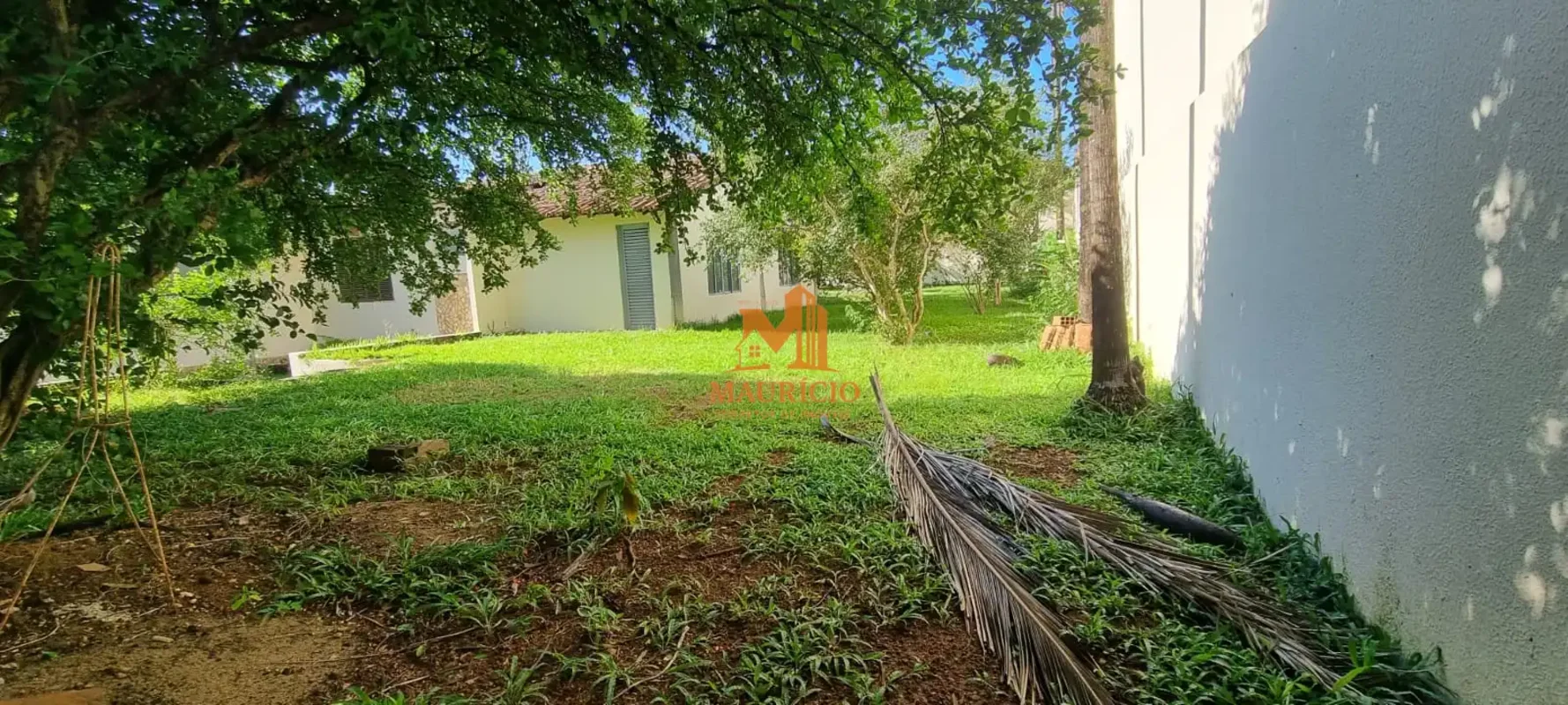 •Lote de 414 m² no Setor Jaó – Excelente Localização entre Praças e Comércio Loc...