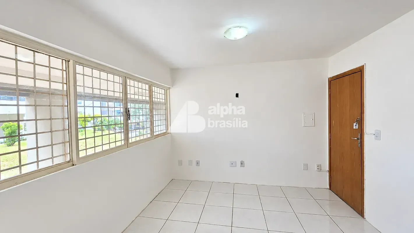 Excelente opção, com ambientes funcionais e copa com armários, ideal para o seu ...