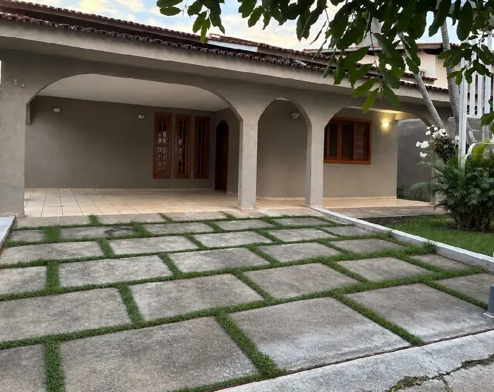 Casa para venda e locação, Setor Bueno, Goiânia, GO -4 suítes, sendo 2 suítes am...