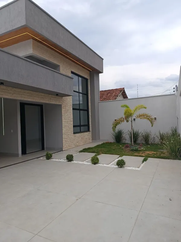 Casa sofisticada, espaçosa e pensada para proporcionar conforto em cada detalhe....