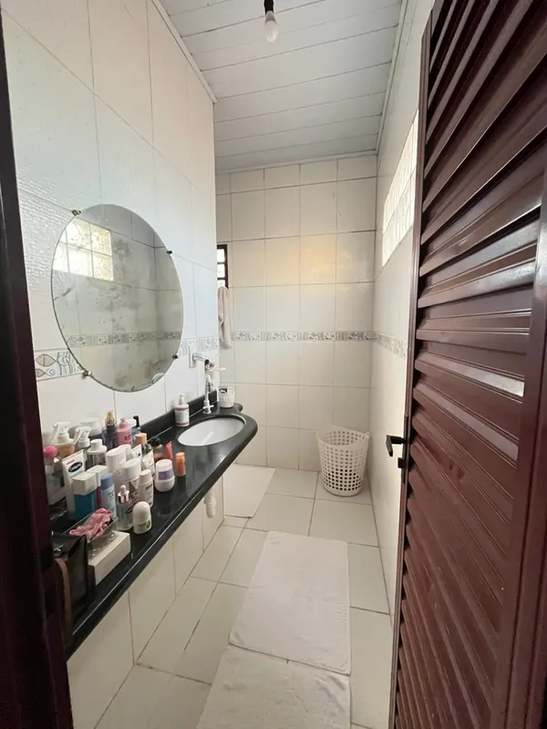 Casa de rua, no Alice Barbosa. Lote com 300m2. Casa 03 quartos, sendo uma suíte,...