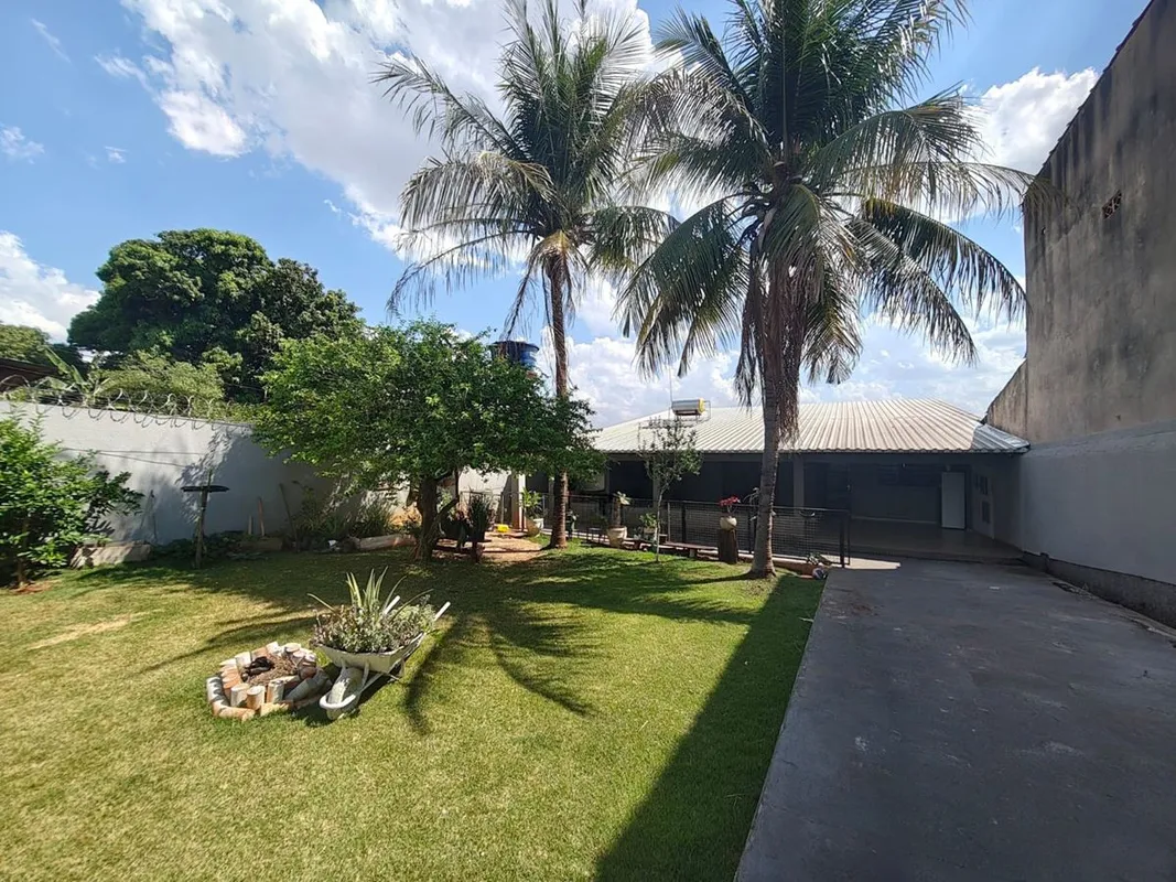 Casa ampla à venda — Setor Santa GenovevaUma casa com aquele verdadeiro “jeito d...