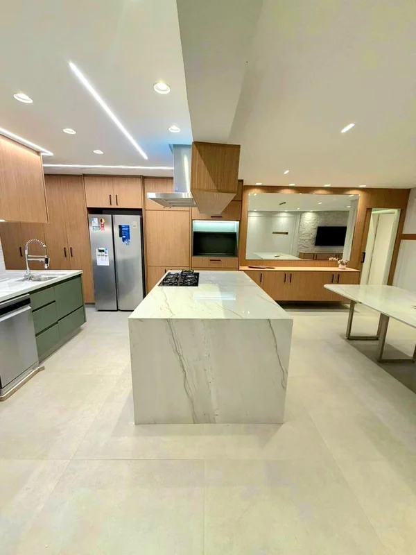 Setor OesteLindo apartamento totalmente reformado com 128m² de área privativa, 3...