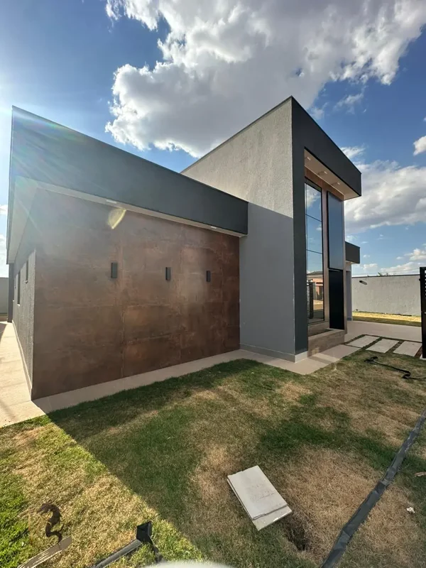 **CASA MODERNA À VENDA NA PONTE ALTA NORTE – GAMA/DF**Excelente oportunidade par...