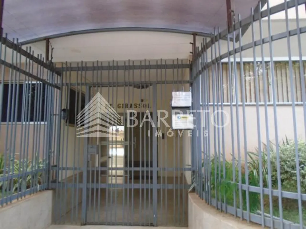 Apartamento 3Q , Goiânia, Setor Leste Universitário, Ed GirassolLocalização: Rua...