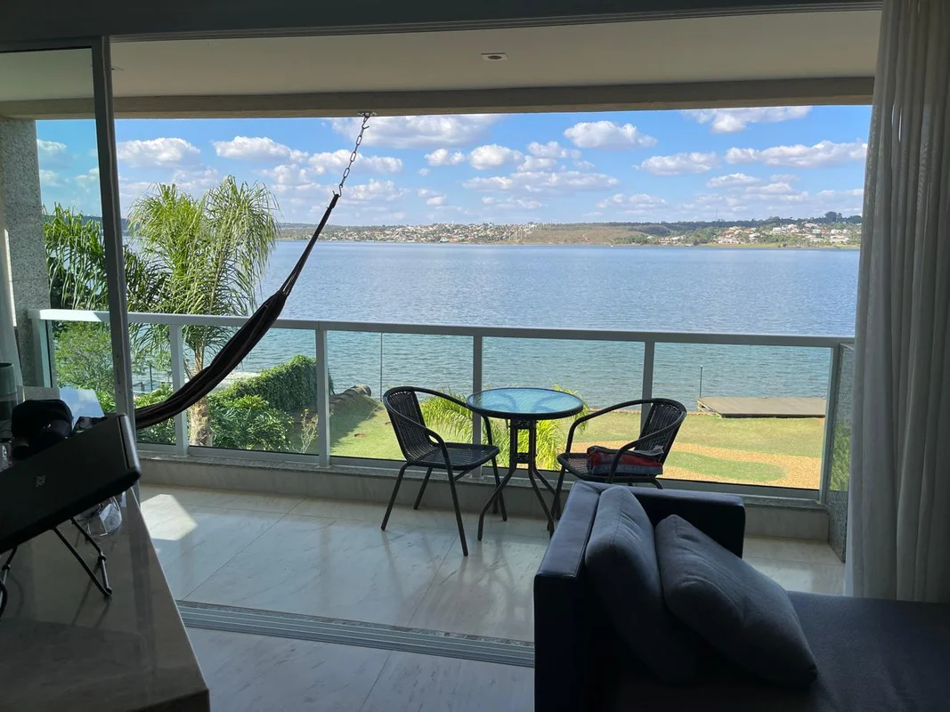 Brisas do LagoRaro Camarote 88m2, apartamento 2 quartos sendo 1 suíte.Banheiro S...