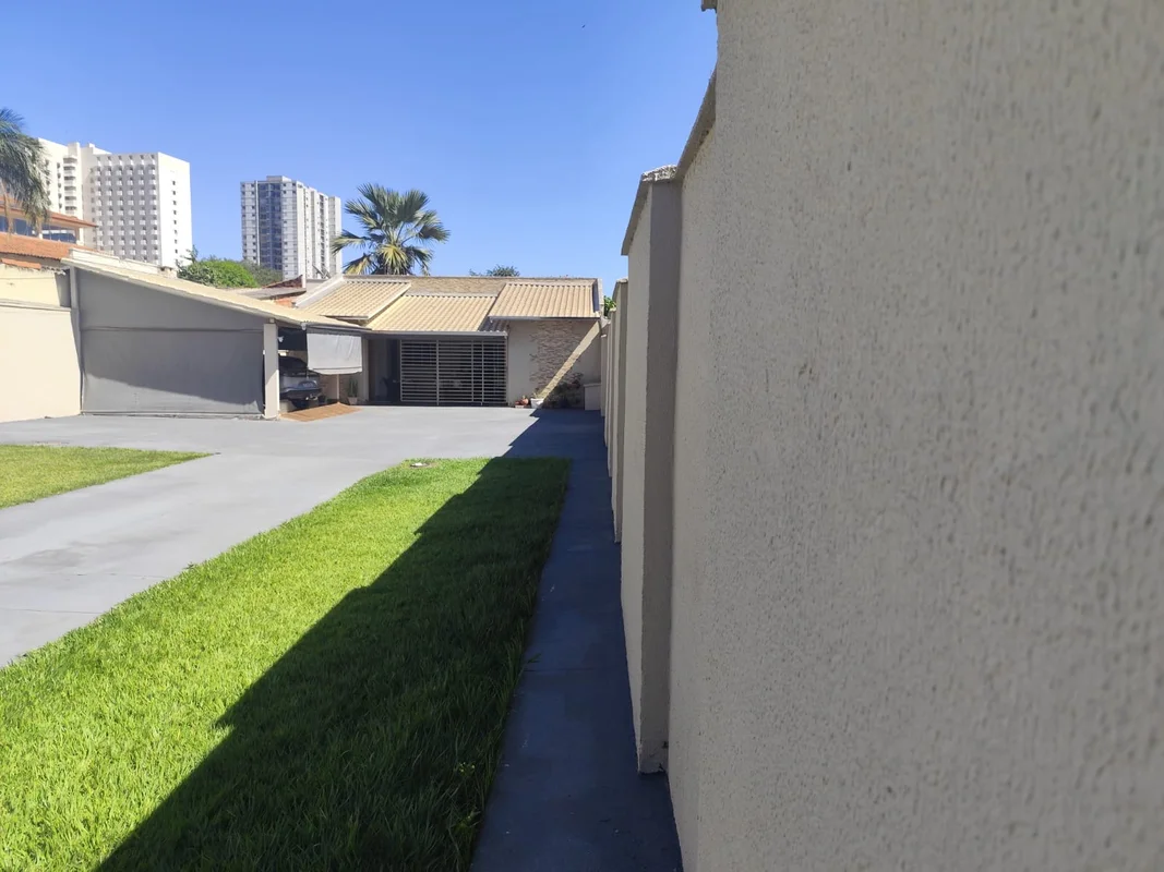 ???? CASA JARDIM AMÉRICA ?? Área total: 545 m2?? Área construída: 216 m2??3 quar...