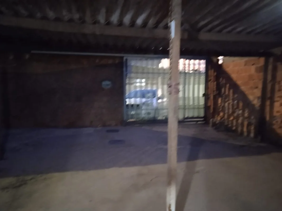 VENDE-SE UMA CASA NA QUADRA 305 RECANTO DAS EMASLote de 150m² com uma casa de ap...