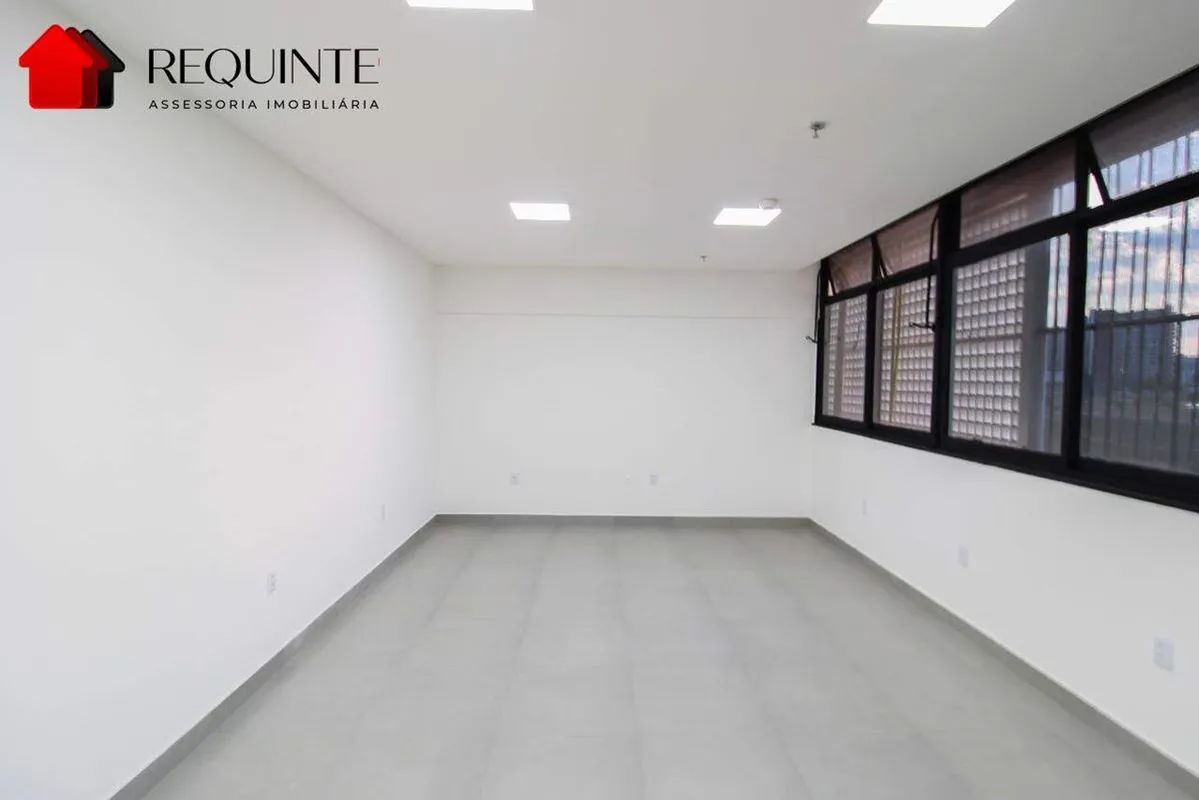 Agenda agora sua visita!!! Excelente oportunidade, sala comercial no Ed. Shoppin...