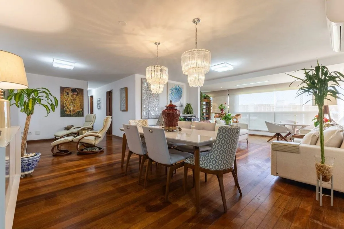 SQN 311 - REFORMADO , 4 QUARTOS , 1 SUITE , ANDAR ALTO., VISTA LIVRE , 2 VAGAS D...