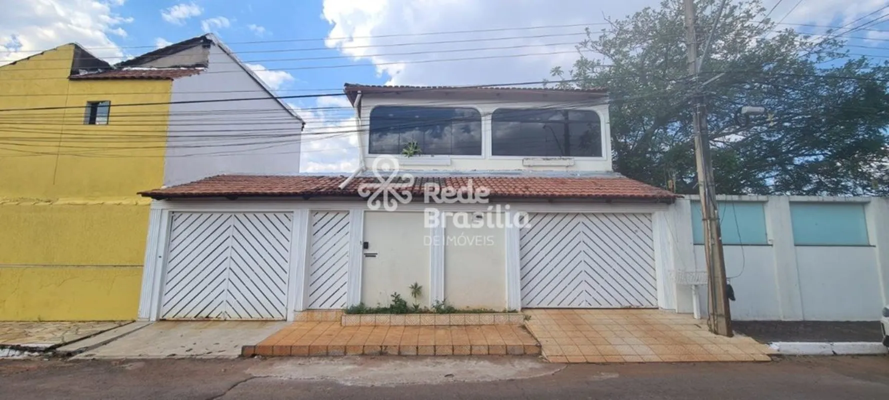 Excelente casa de dois pavimentos, com edícula, ambientes amplos e ótima estrutu...