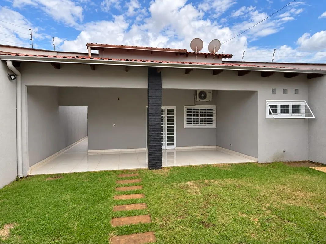 Descubra o conforto e a tranquilidade de viver em uma casa espaÃ§osa no Moinho d...