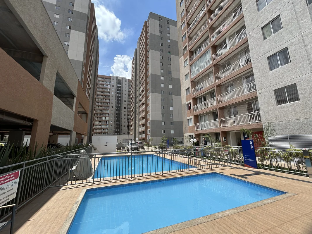 APARTAMENTO MOBILIADO – CONDOMÍNIO RESERVA DO HORIZONTE / SAMAMBAIA SUL - CENTRO...