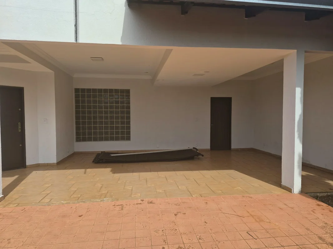 Sobrado no Setor Marechal Rondon541 m² de terreno.339 m2 de construção.5 quartos...